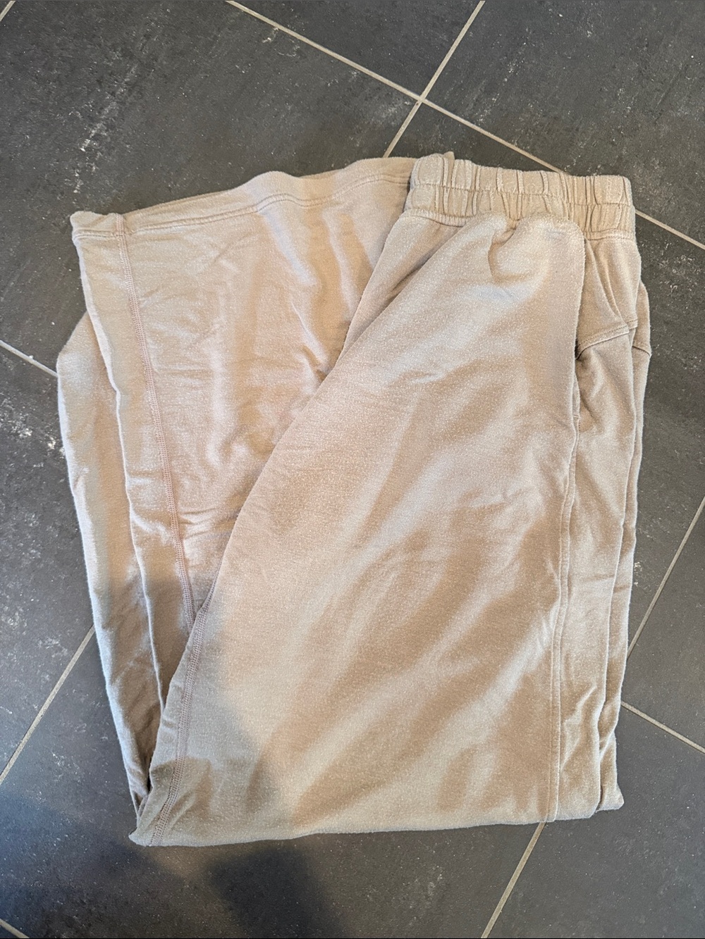 Lululemon BeCalm Mid-Rise Wide-Leg Pant Warm Ash Grey size S